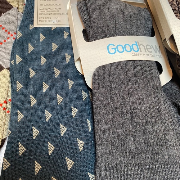 8 Pairs Men's Dress Socks - Picture 3 of 6